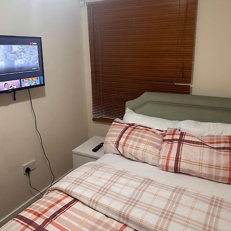 Justalf Facilities-Spacious 2-Bed Apartment In Thamesmead, Greenwich Londyn Zewnętrze zdjęcie